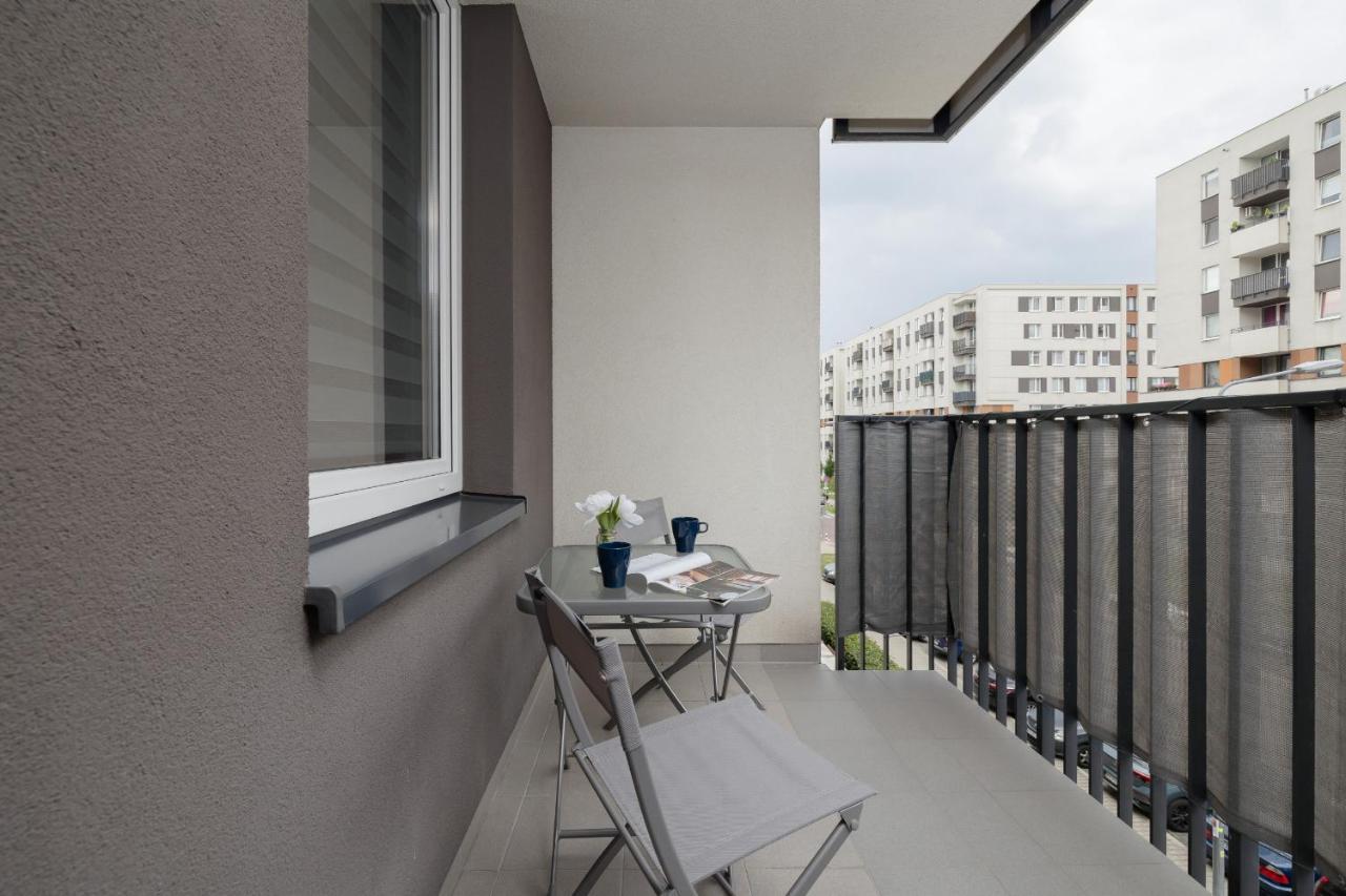 Osiedle Avia Family Apartment In Krakow With Balcony By Noclegi Renters Luaran gambar