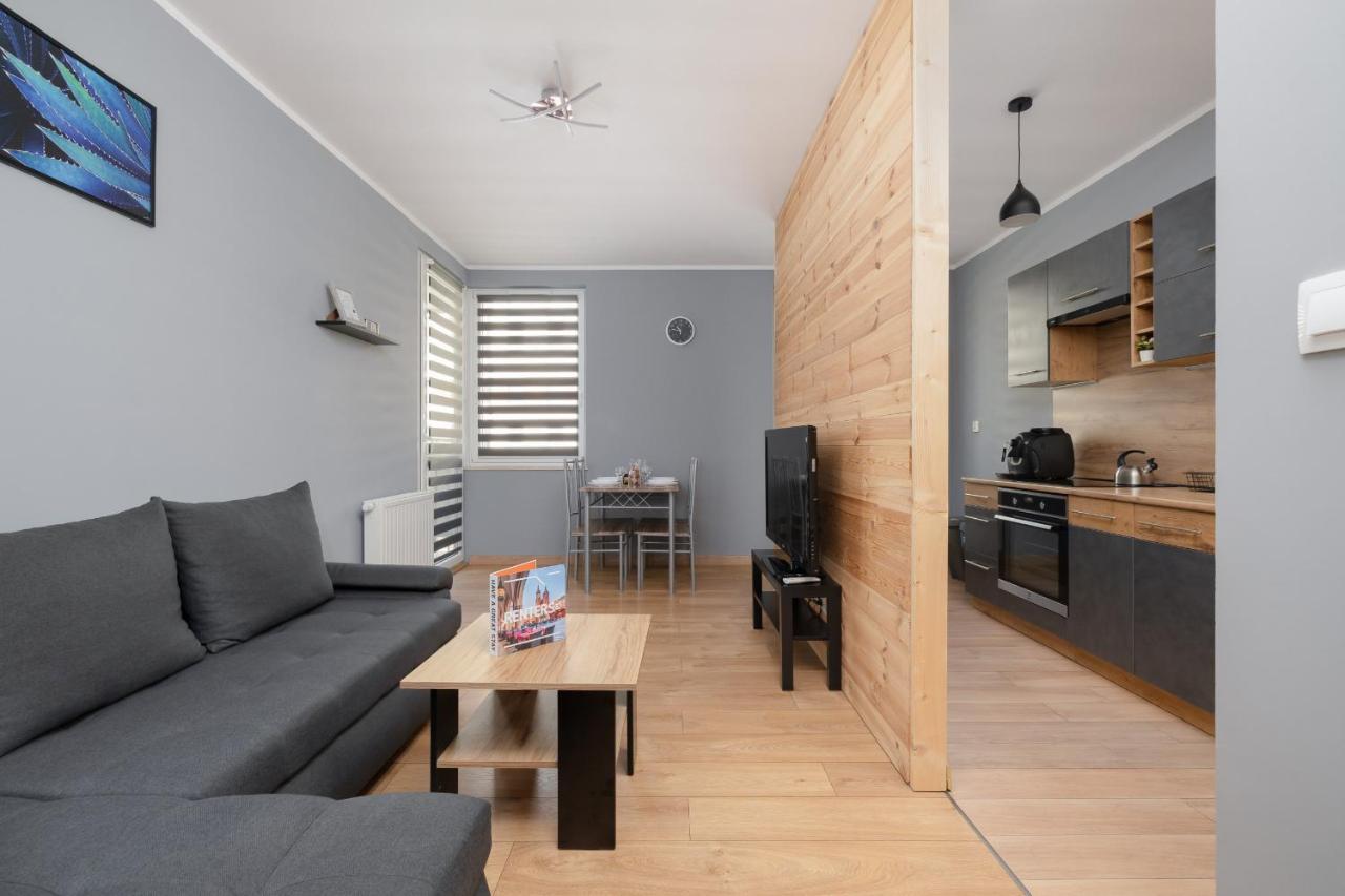 Osiedle Avia Family Apartment In Krakow With Balcony By Noclegi Renters Luaran gambar
