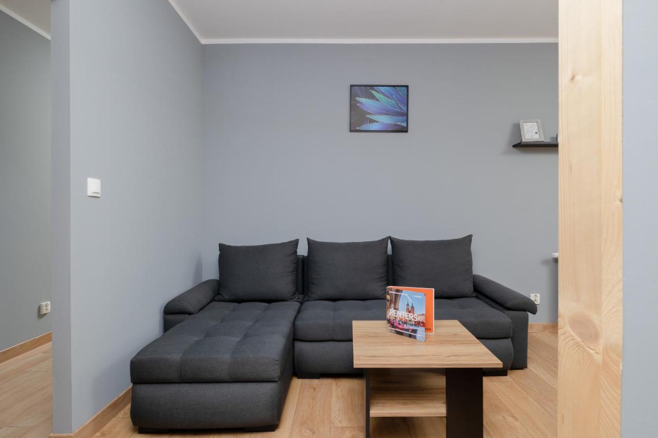 Osiedle Avia Family Apartment In Krakow With Balcony By Noclegi Renters Luaran gambar